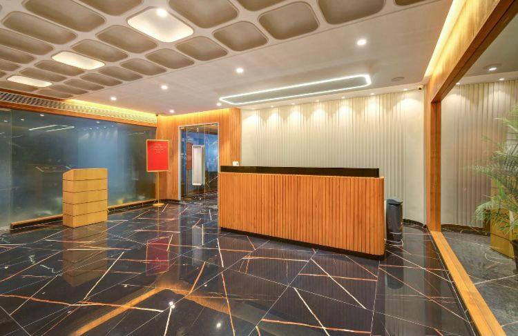 Pinnacle Grand Hotel Ahmedabad Eksteriør billede