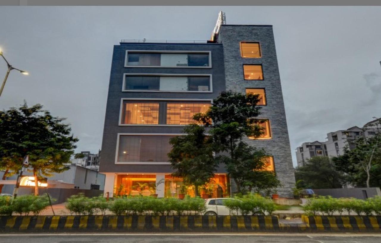 Pinnacle Grand Hotel Ahmedabad Eksteriør billede