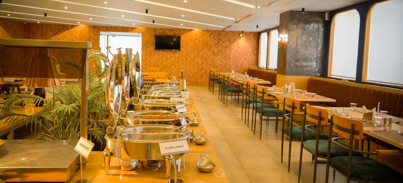 Pinnacle Grand Hotel Ahmedabad Eksteriør billede